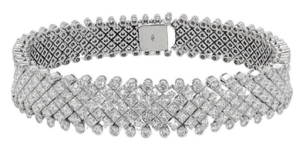 18KT WHITE GOLD ROUND AND PRINCESS CUT DIAMOND BRACELET