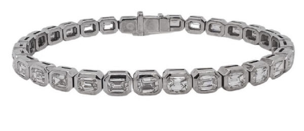 18KT WHITE GOLD BEZEL SET EMERALD CUT DIAMOND BRACELET